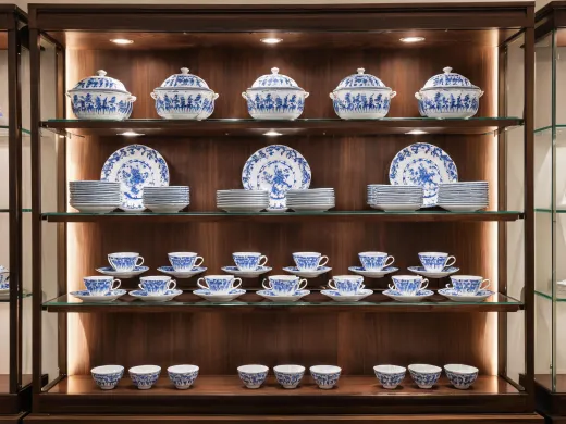 Luxury retail porcelain shelves